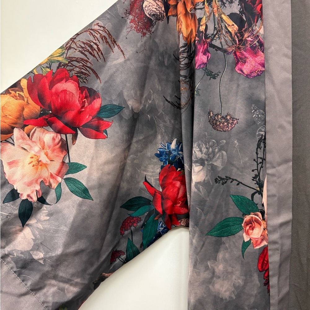 Ledamon kimono style robe - Picture 3 of 10